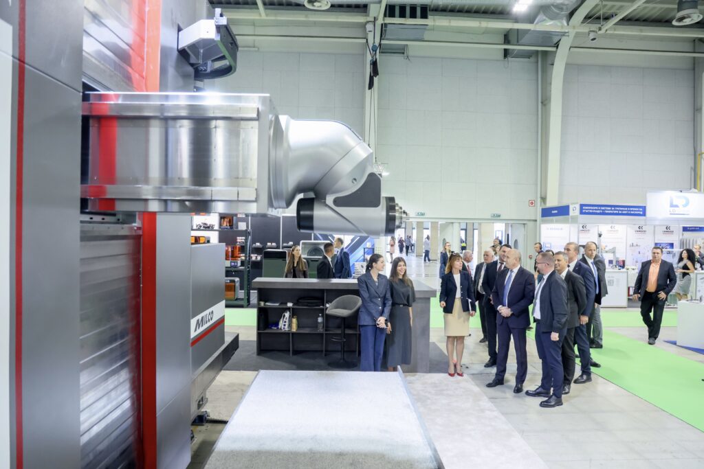 RILA milling head in the foreground during Rumen Radev’s visit to the MILCO stand.
